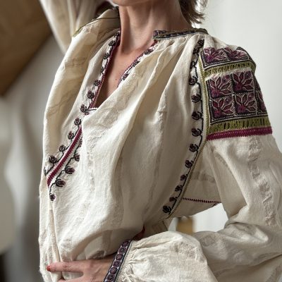 1 SET cu magnolii / broderie pentru ie