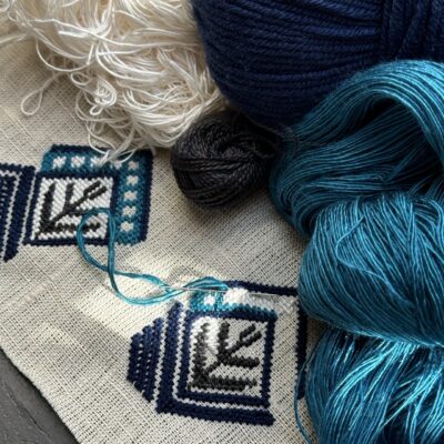 SET de IE, broderie – Brazi pe munți